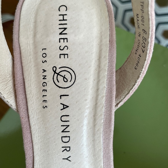 Blush platform suede sandals size 6.5 - Picture 2 of 7